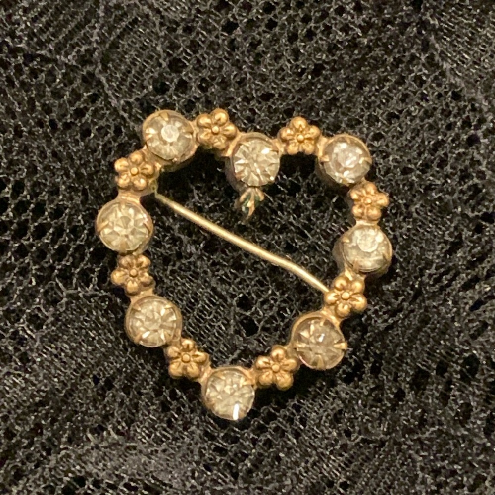 Rare finds. Pair of Antique Paste Rhinestone Victorian Era Pins - Picture 6 of 9